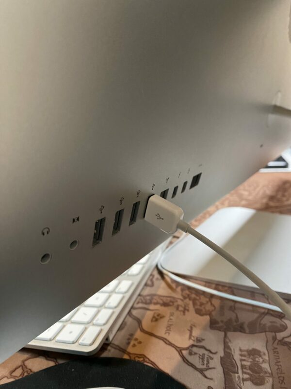 iMac 27 pouces, mi-2011 – Image 4