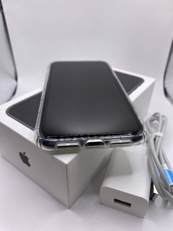 iPhone 11 - Noir – Image 4